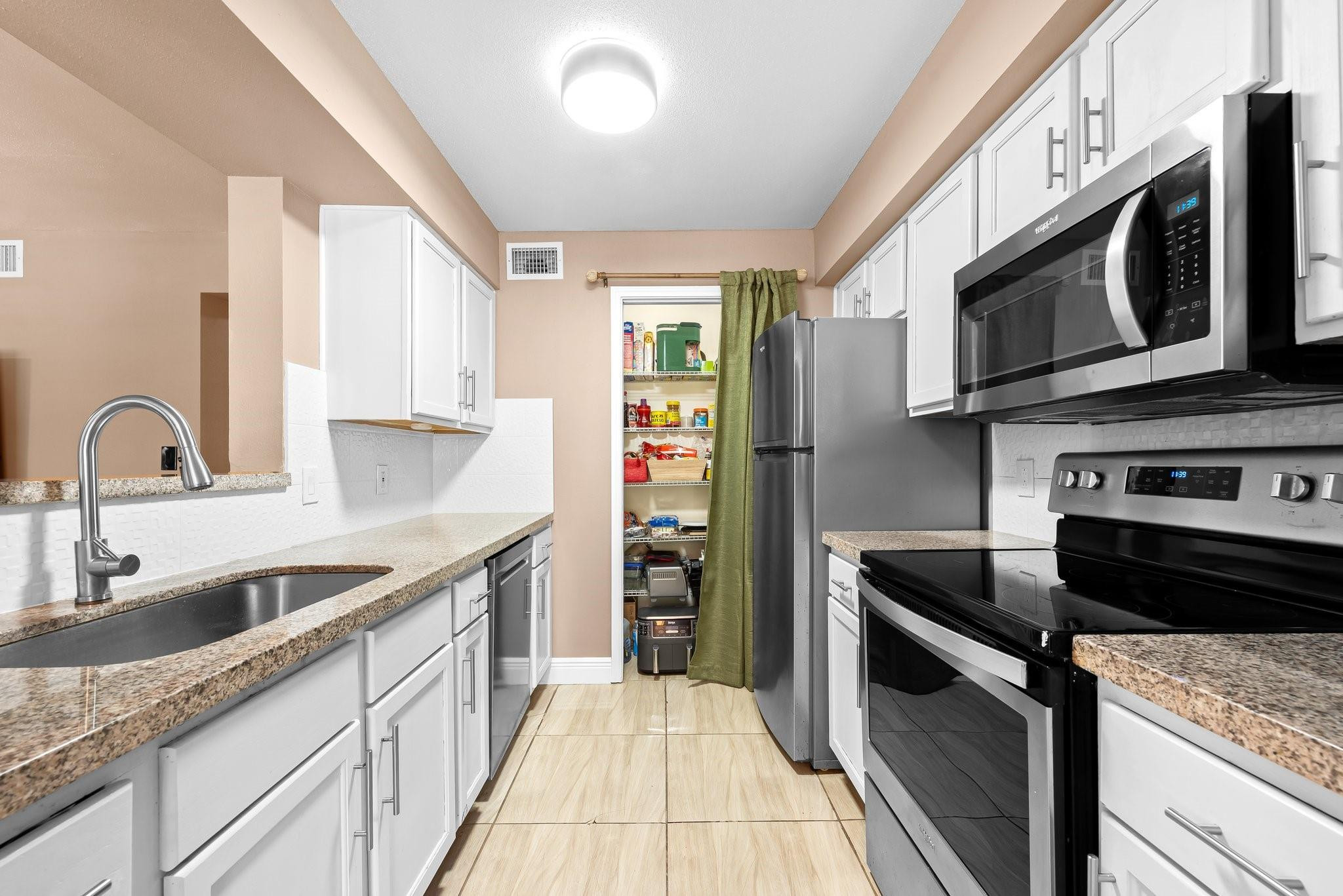 2400 NW 33rd St 1110