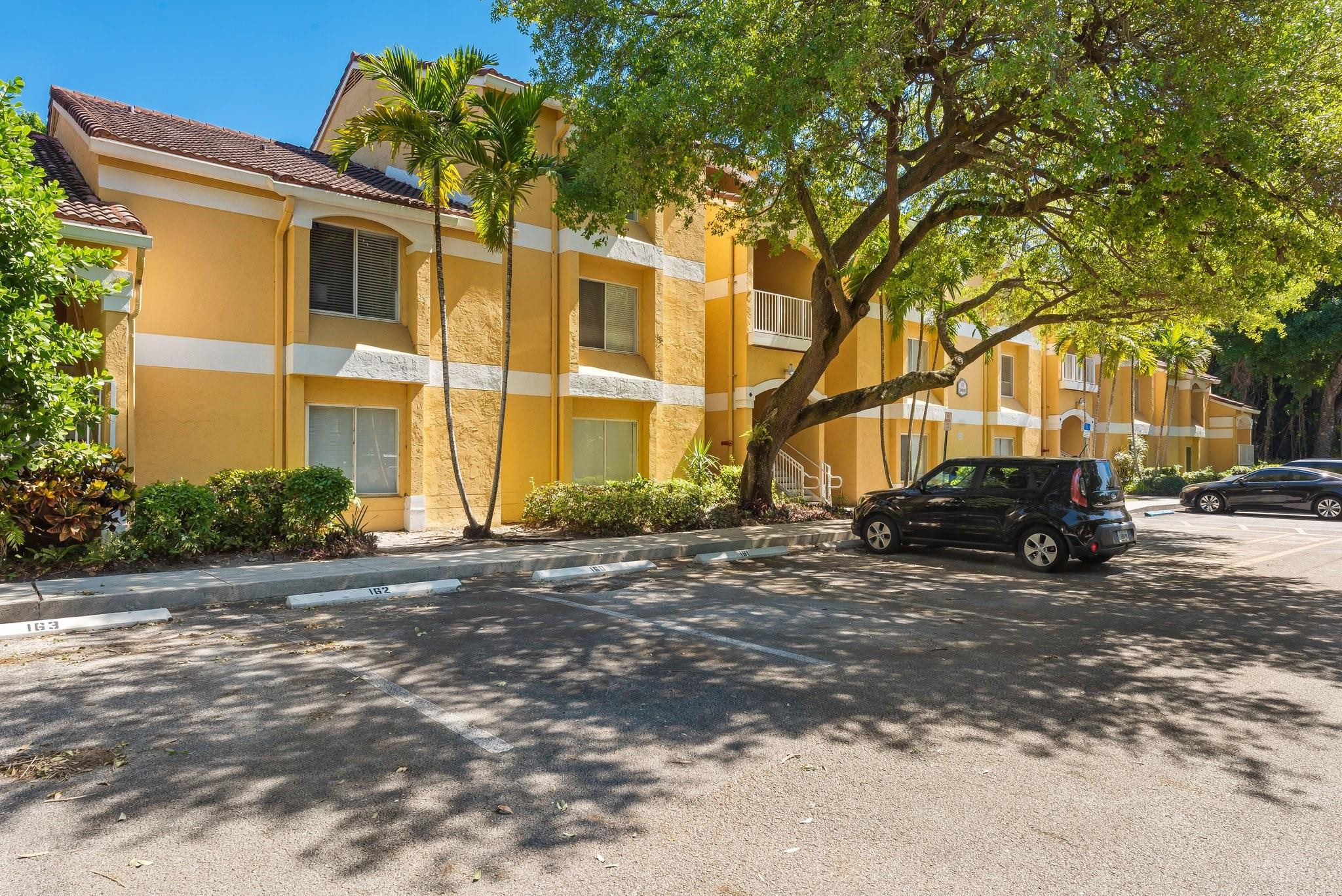 2400 NW 33rd St 1110
