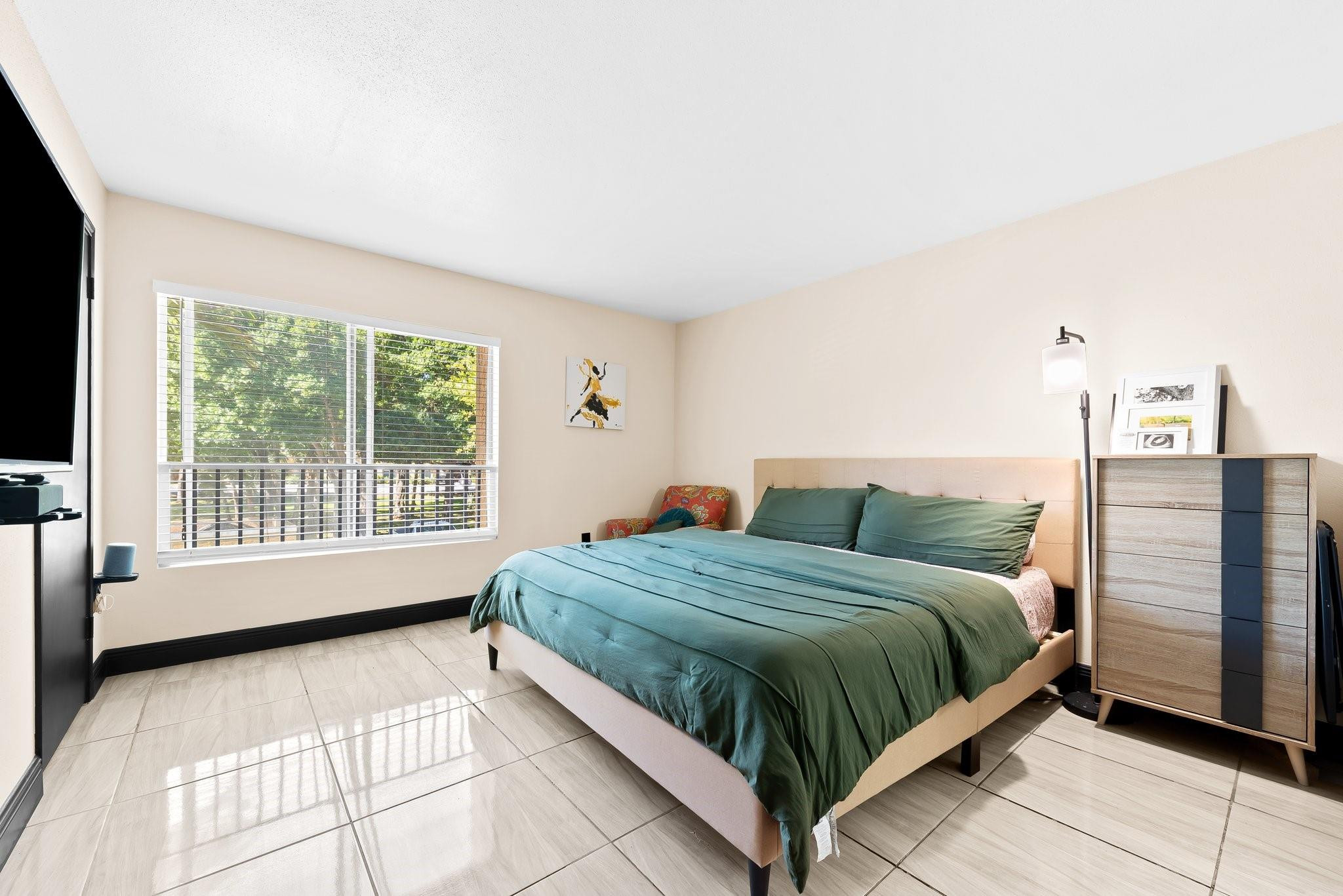 2400 NW 33rd St 1110