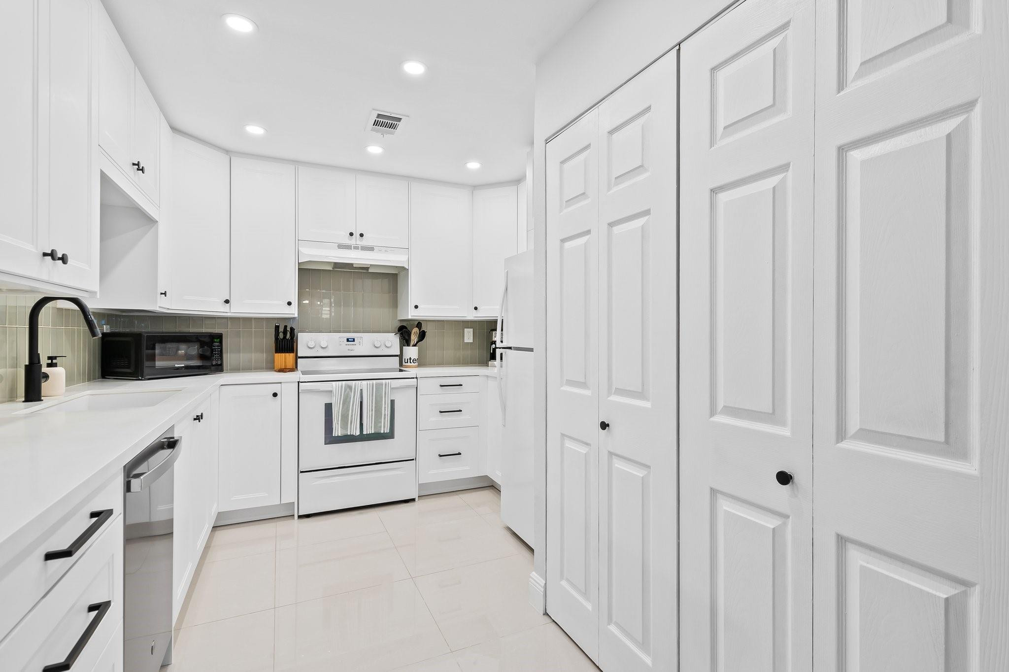 8059 SW 17th Pl 5-4
