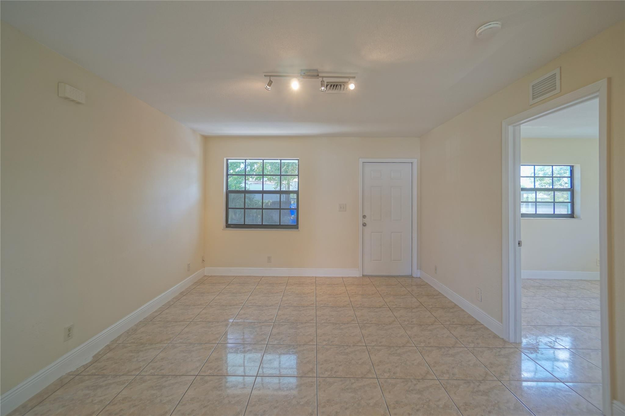 5720 SW 26th St