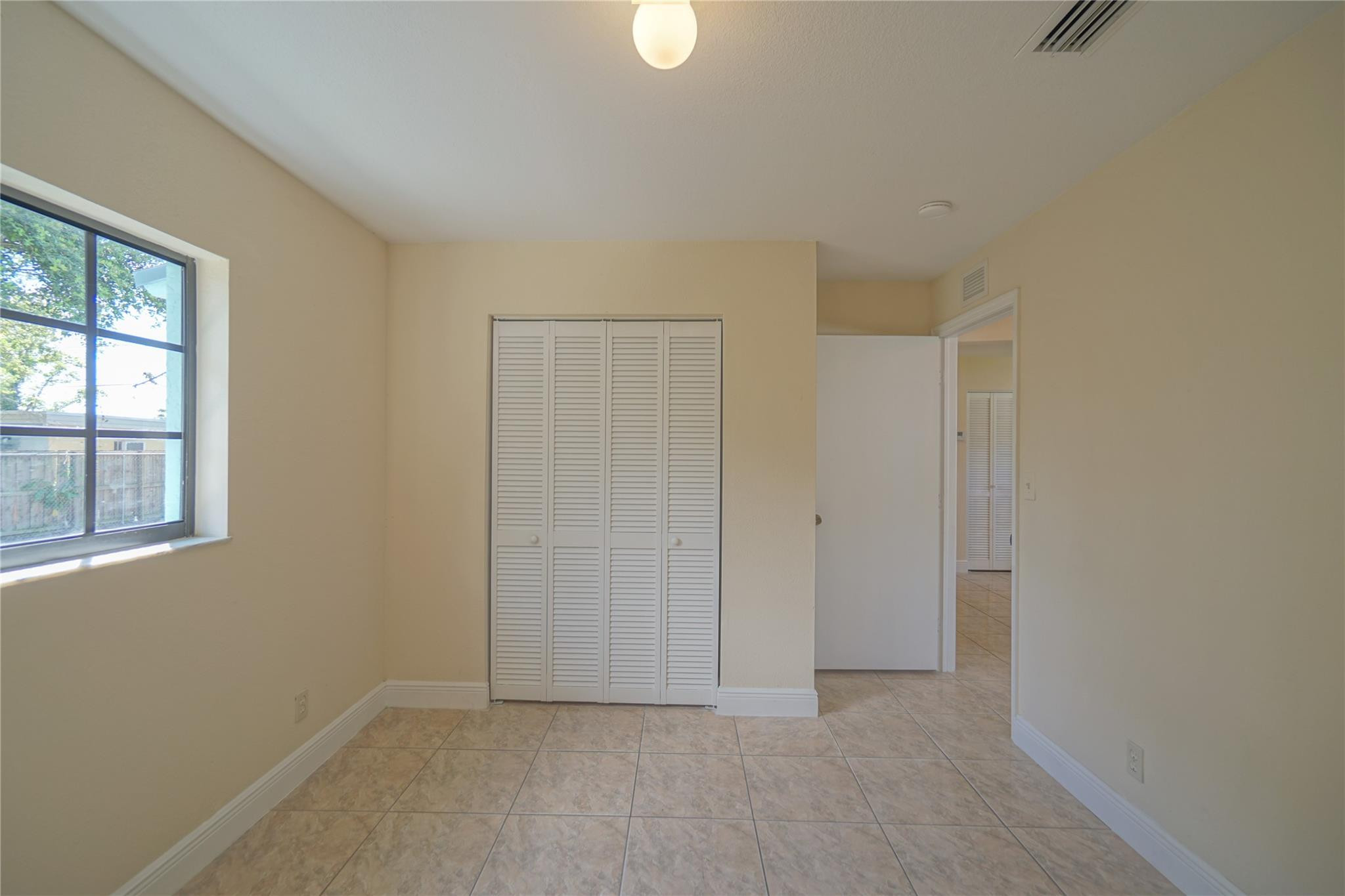 5720 SW 26th St