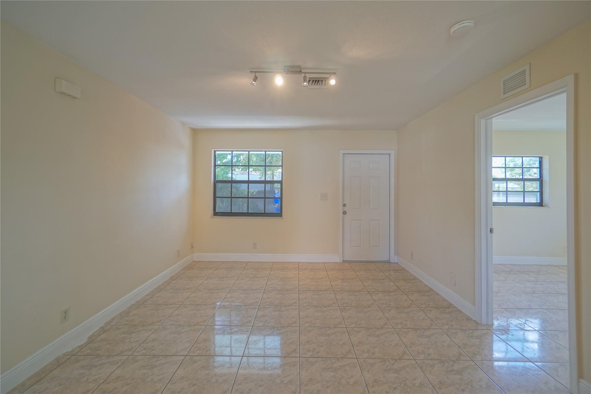 5720 SW 26th St