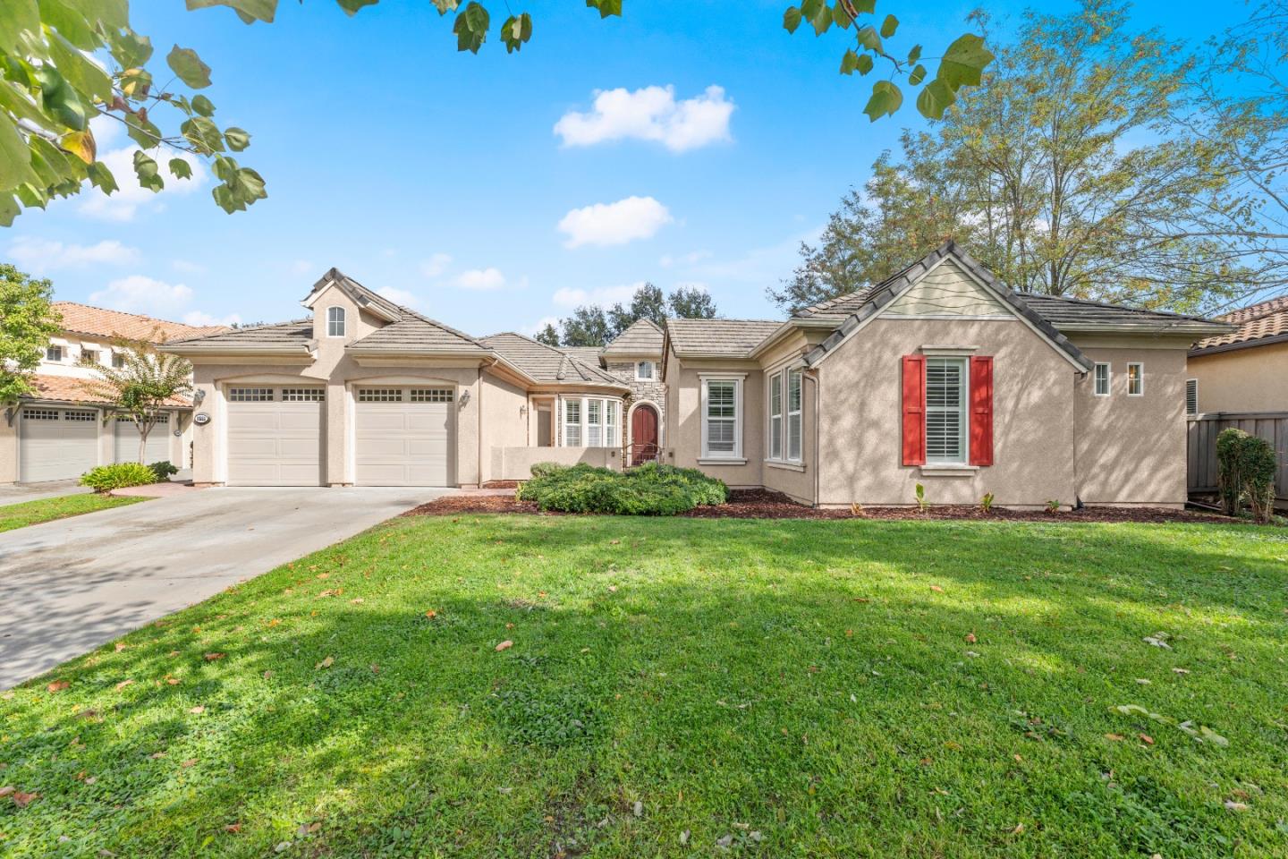 9555 Pinehurst Drive