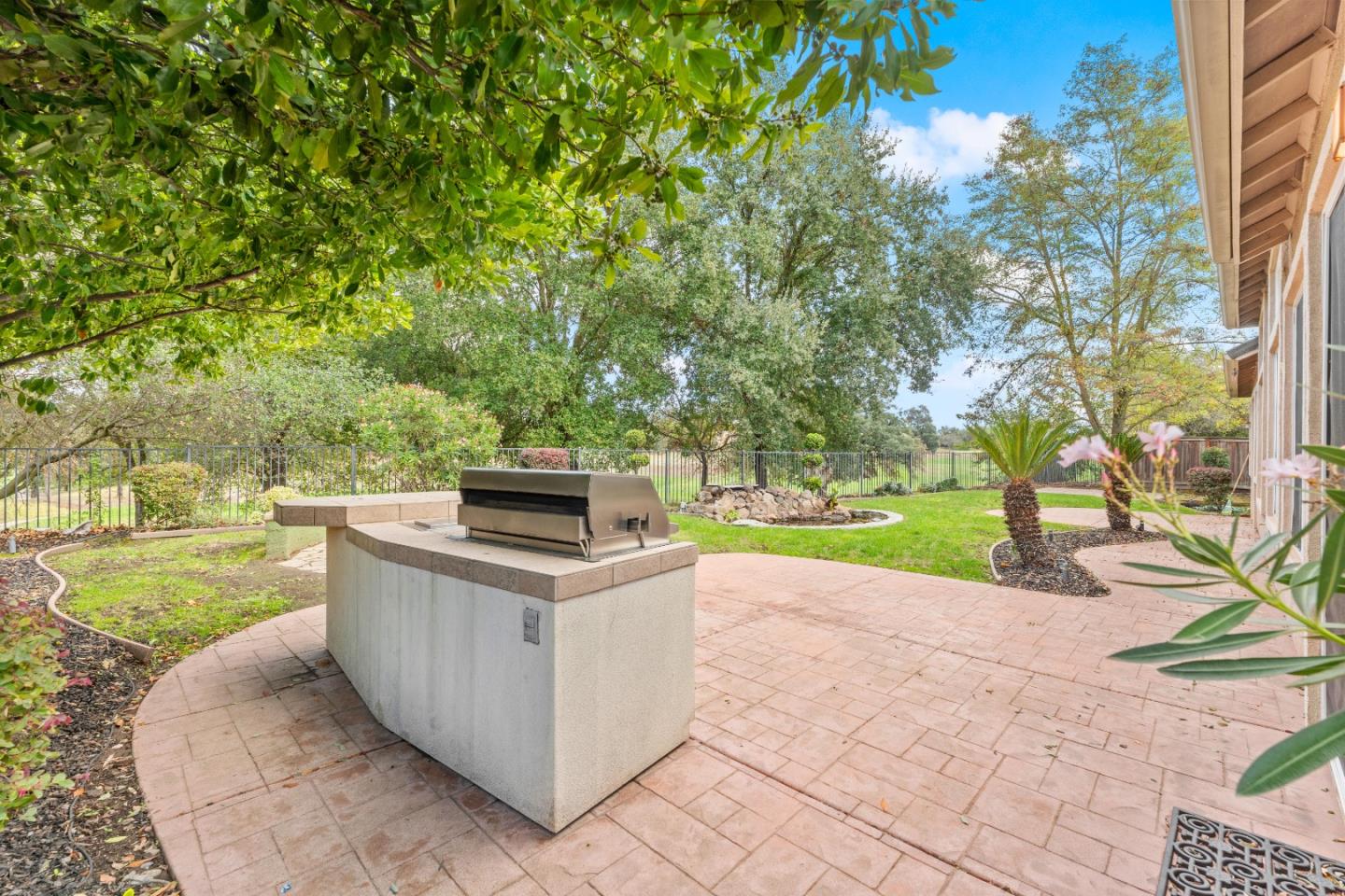 9555 Pinehurst Drive