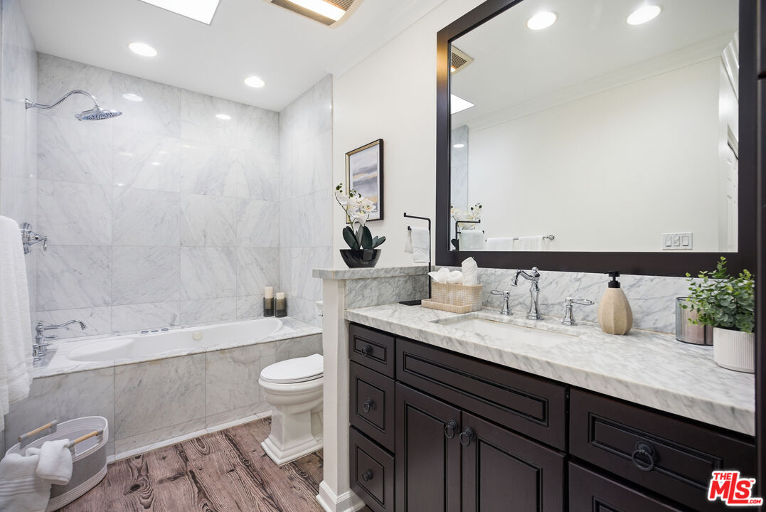 1337 Berkeley St Unit: 6