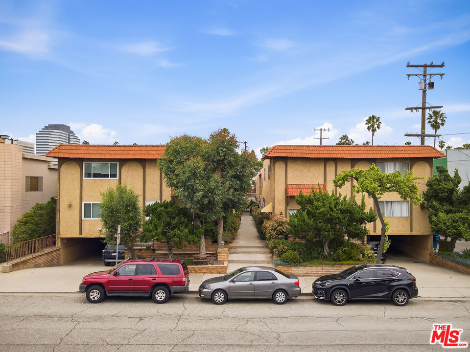 1337 Berkeley St Unit: 6