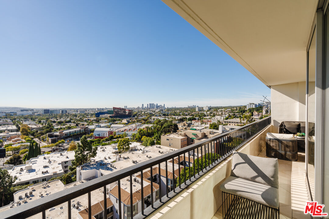 1100 Alta Loma Rd Unit: 1405