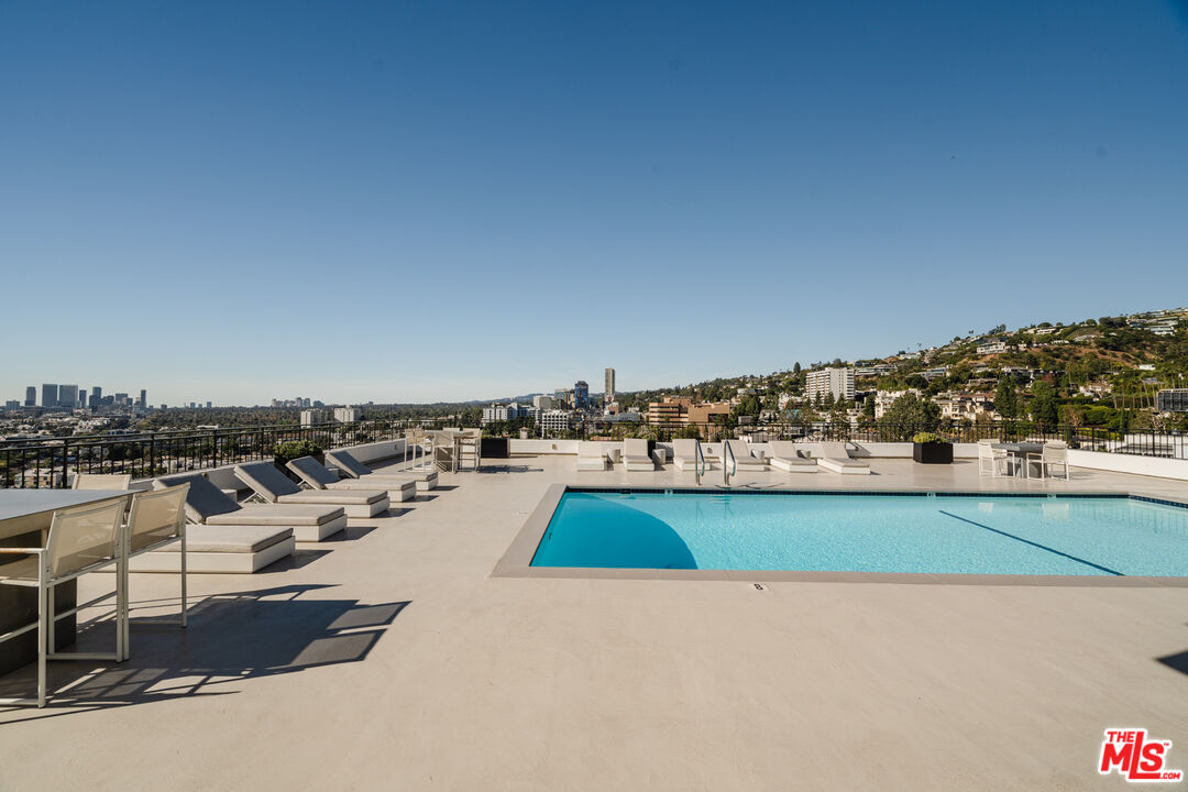 1100 Alta Loma Rd Unit: 1405