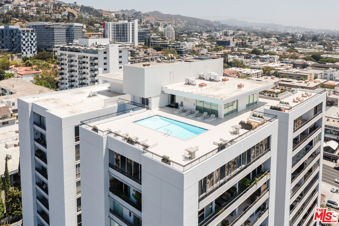 1100 Alta Loma Rd Unit: 1405