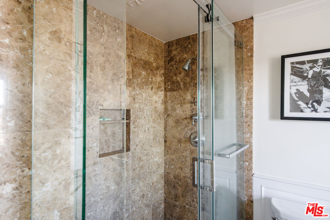 1100 Alta Loma Rd Unit: 1405