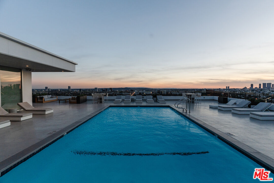 1100 Alta Loma Rd Unit: 1405