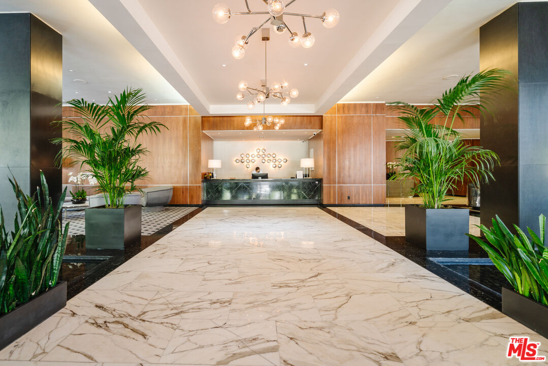 1100 Alta Loma Rd Unit: 1405