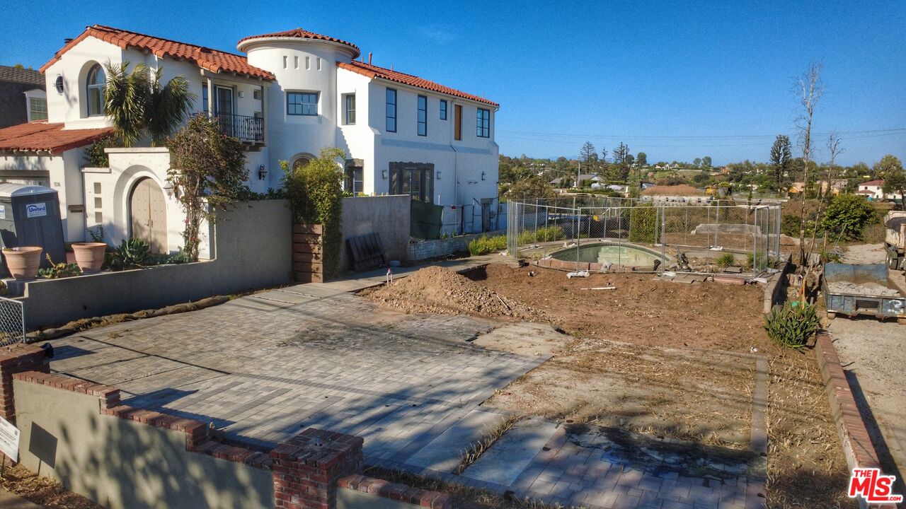 1028 Chautauqua Blvd