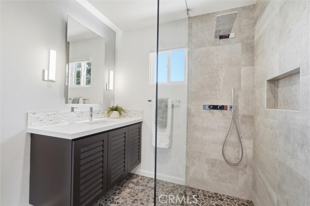 702 S Broadway Unit: A