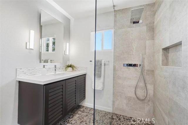702 S Broadway Unit: A