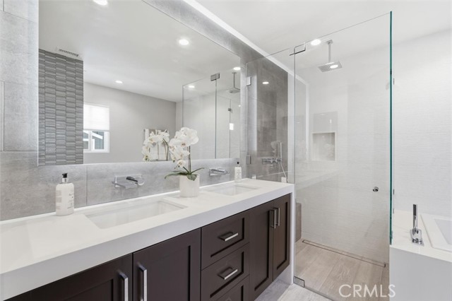 702 S Broadway Unit: A