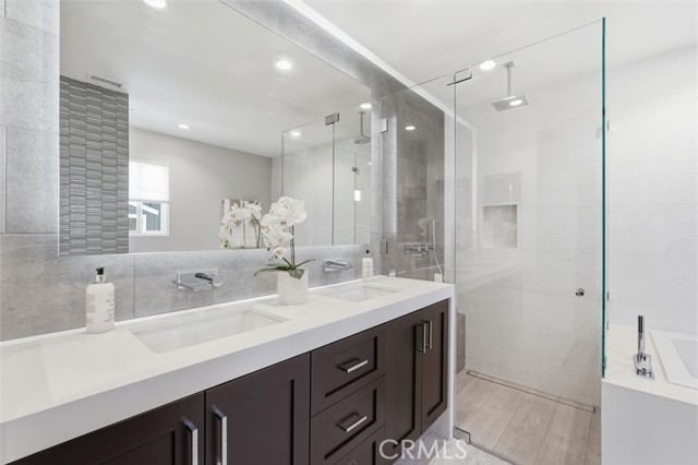702 S Broadway Unit: A