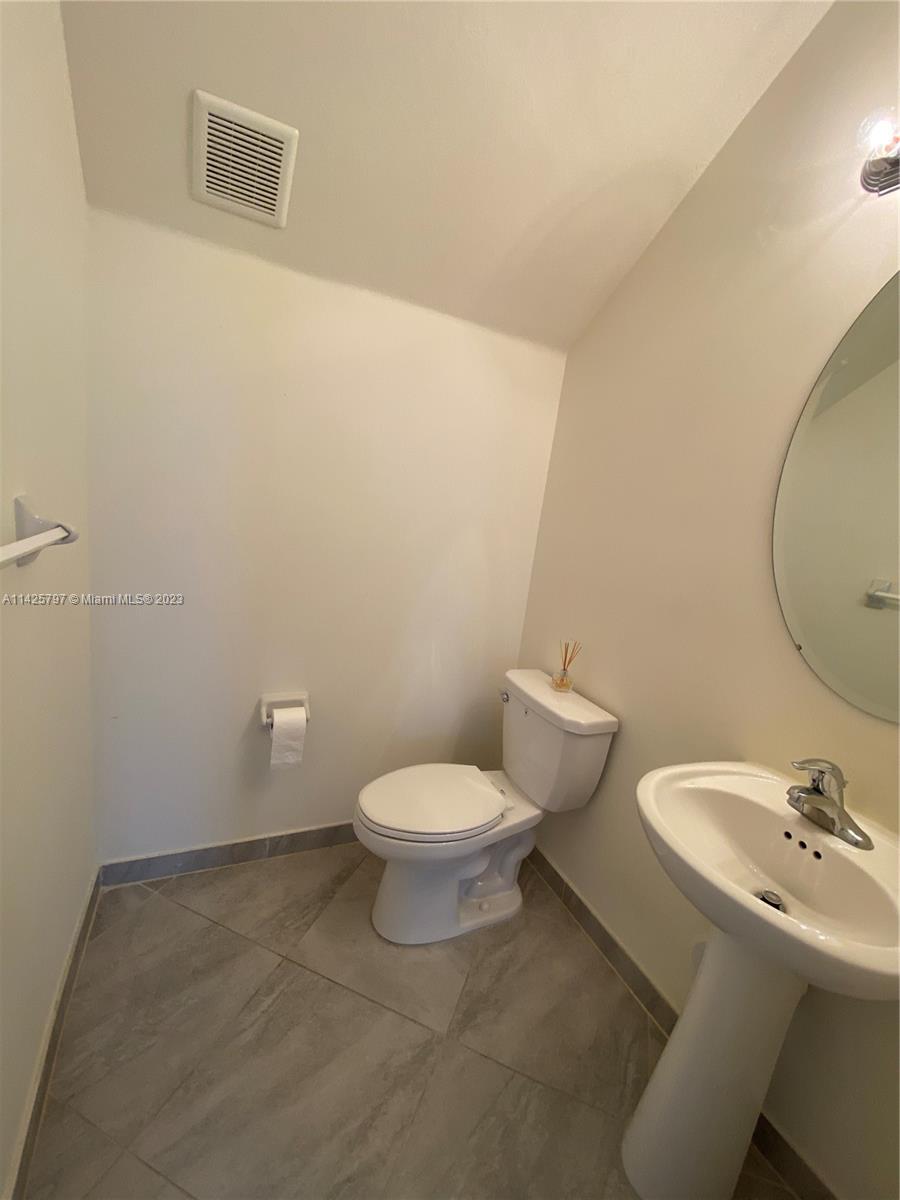 233 NE 23rd Ter