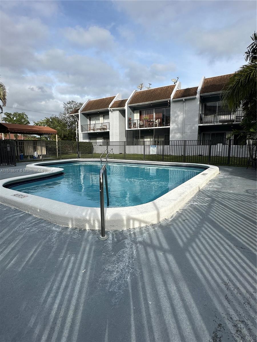9227 SW 87th Ave Unit: B12