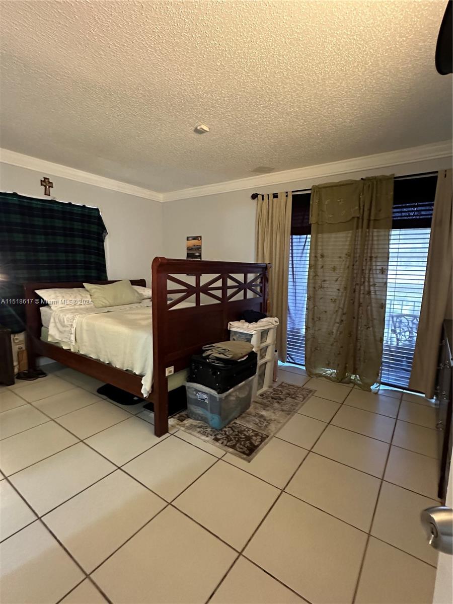 9227 SW 87th Ave Unit: B12