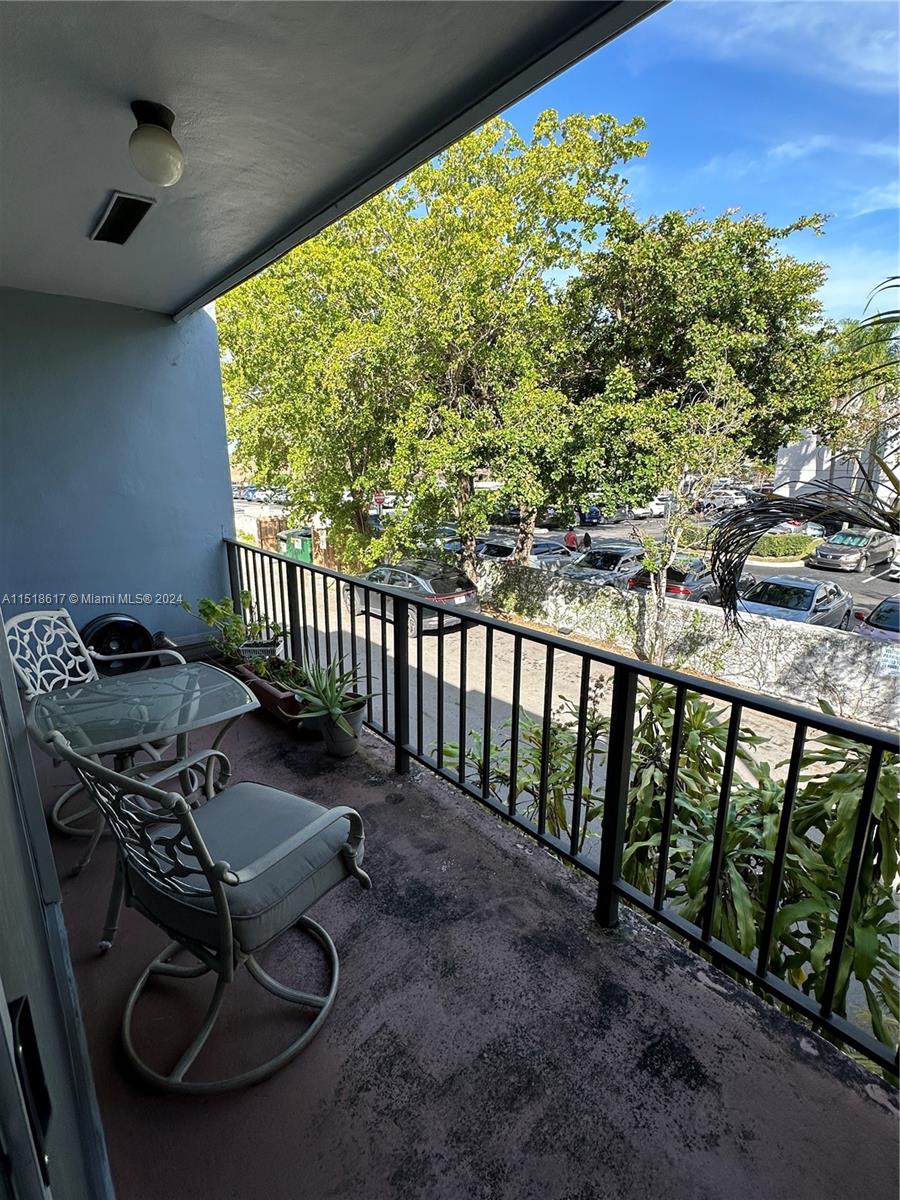 9227 SW 87th Ave Unit: B12