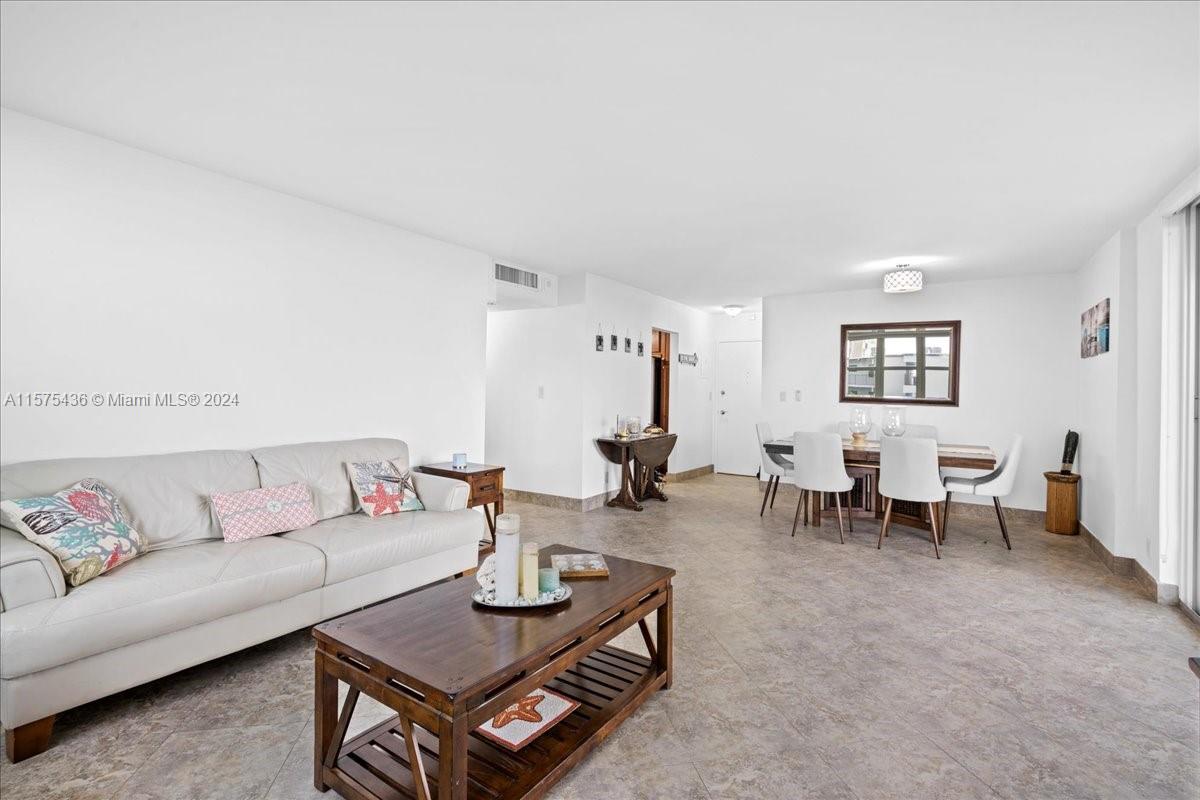 1900 S Ocean Blvd # 3E