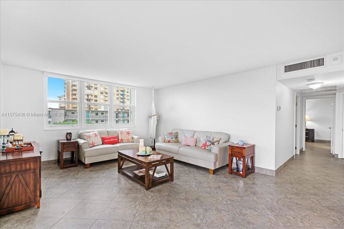 1900 S Ocean Blvd # 3E