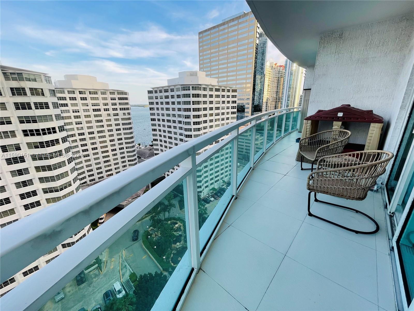 950 Brickell Bay Dr # 1610