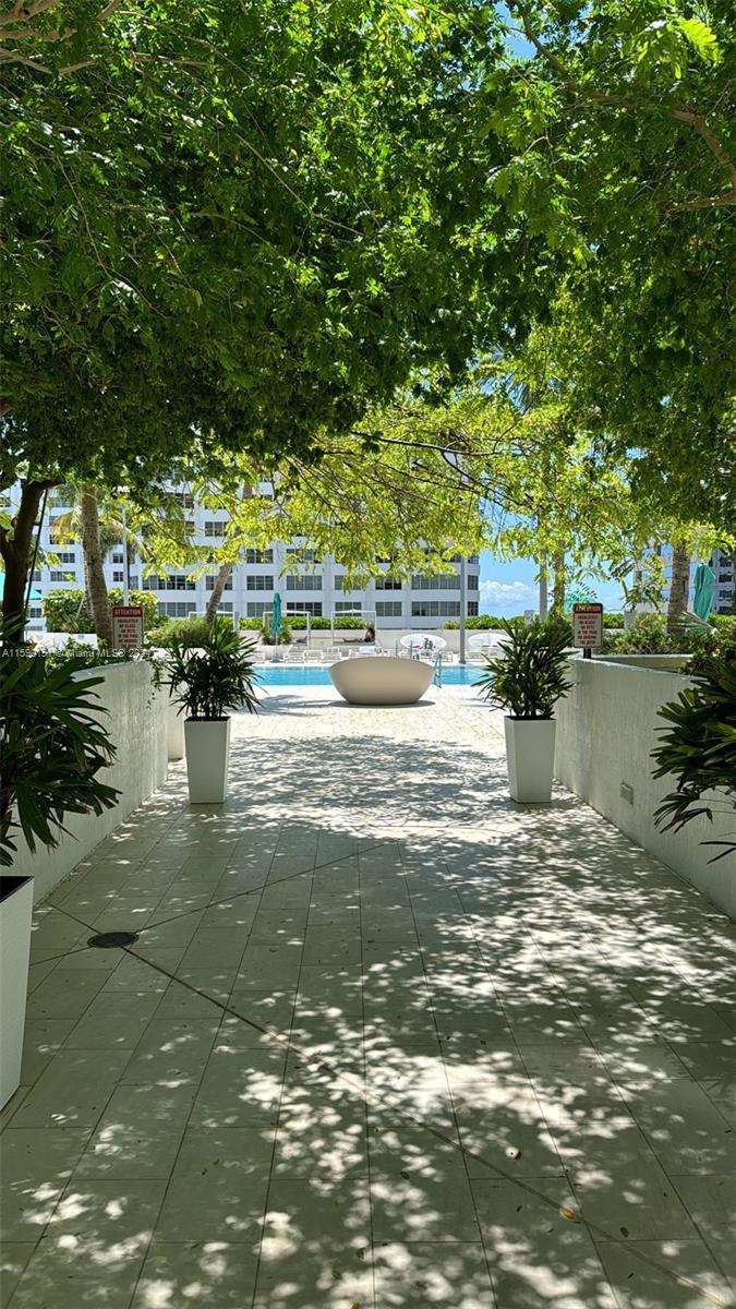 950 Brickell Bay Dr # 1610