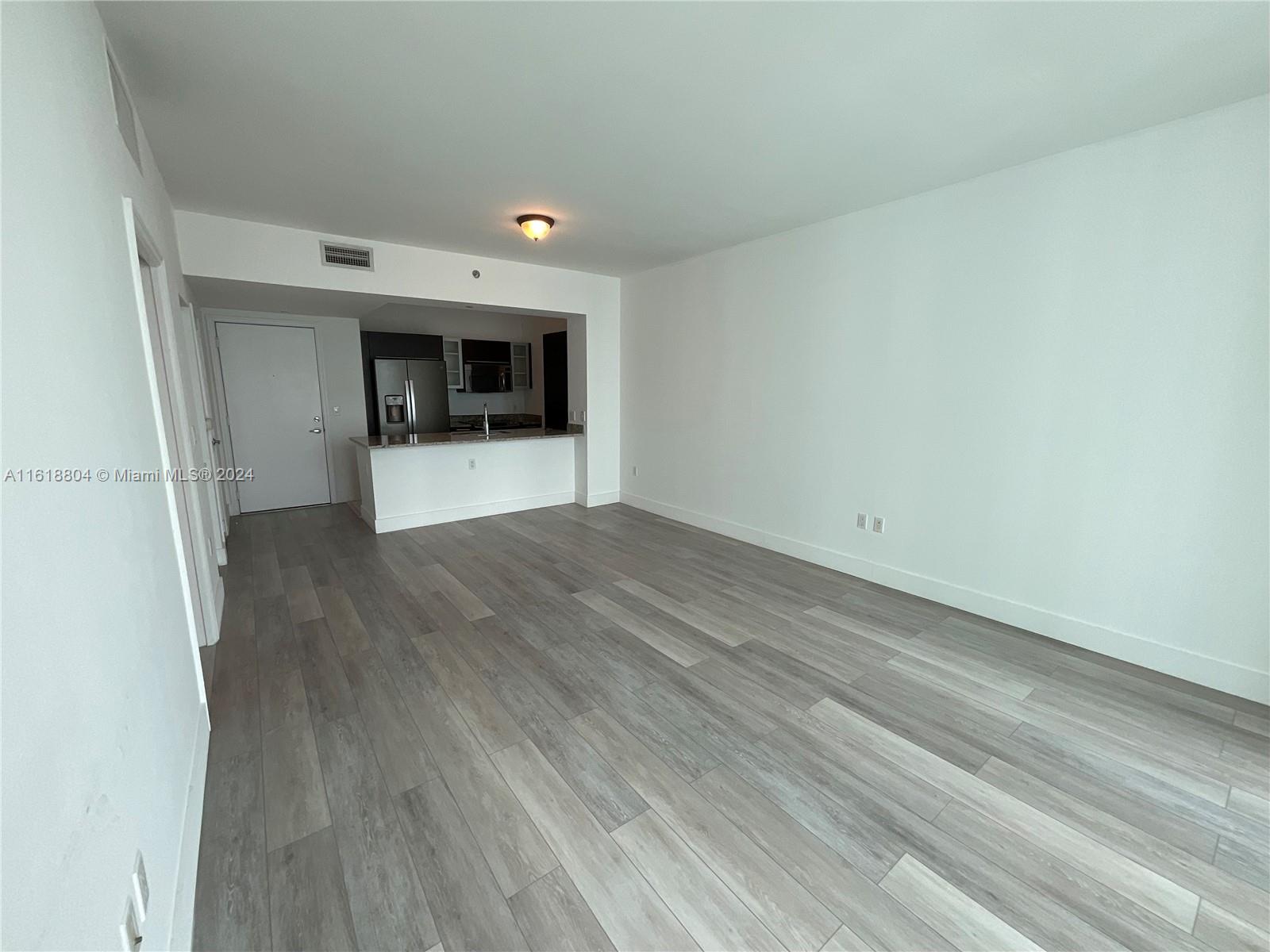 950 Brickell Bay Dr # 3103