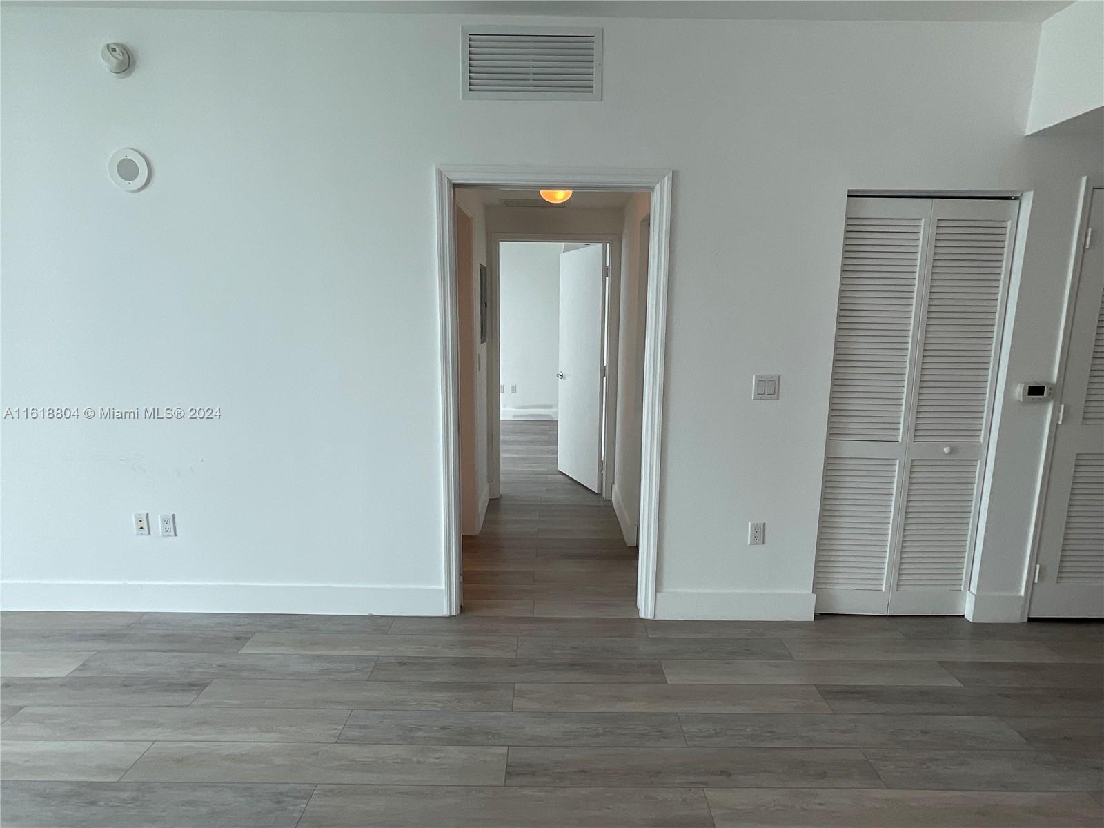 950 Brickell Bay Dr # 3103