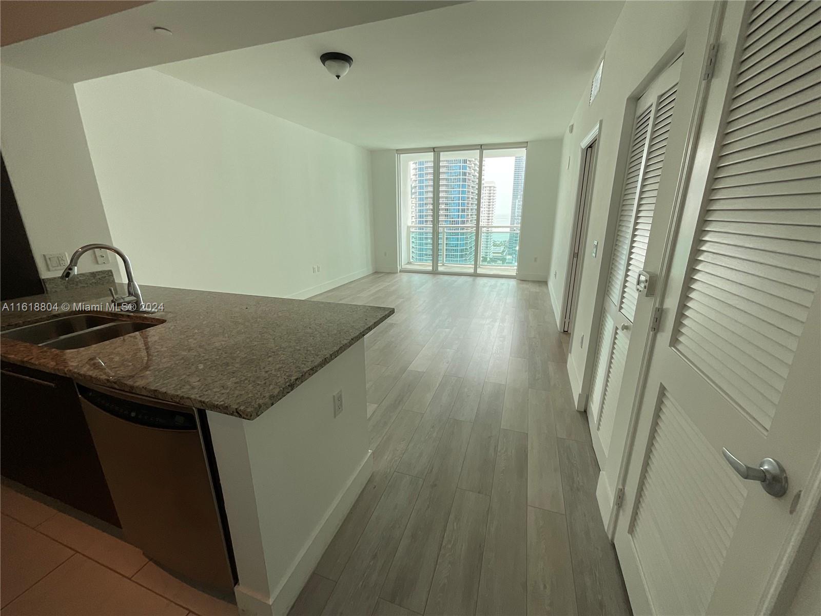 950 Brickell Bay Dr # 3103