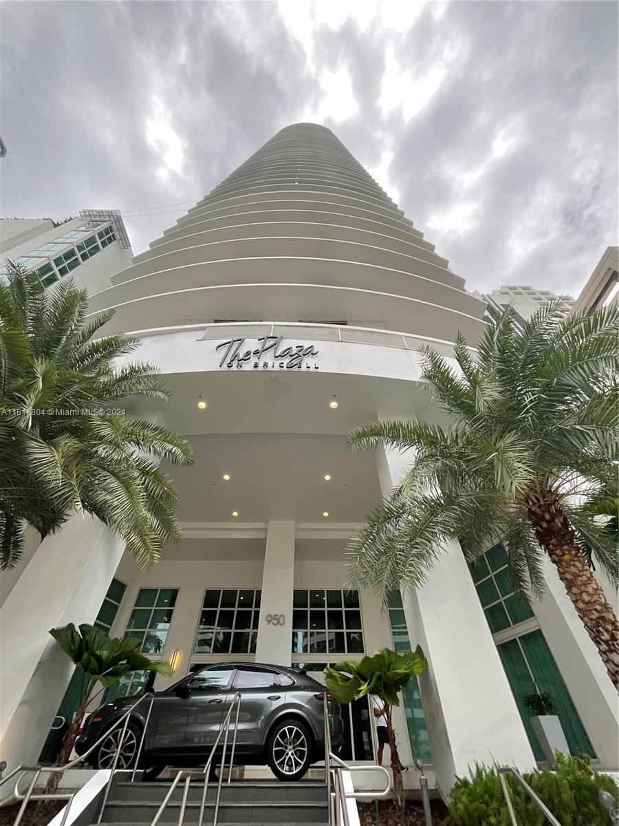 950 Brickell Bay Dr # 3103