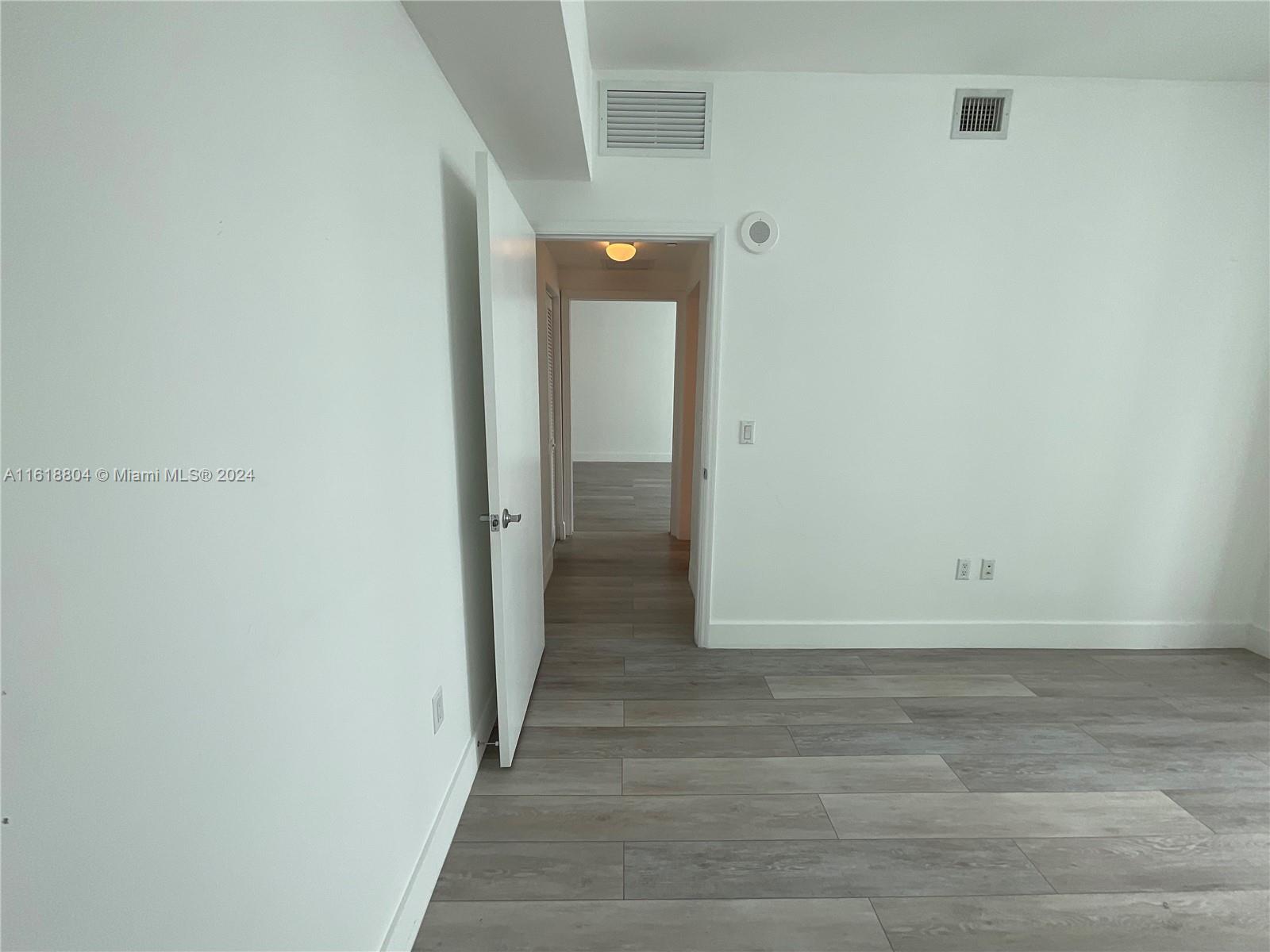950 Brickell Bay Dr # 3103