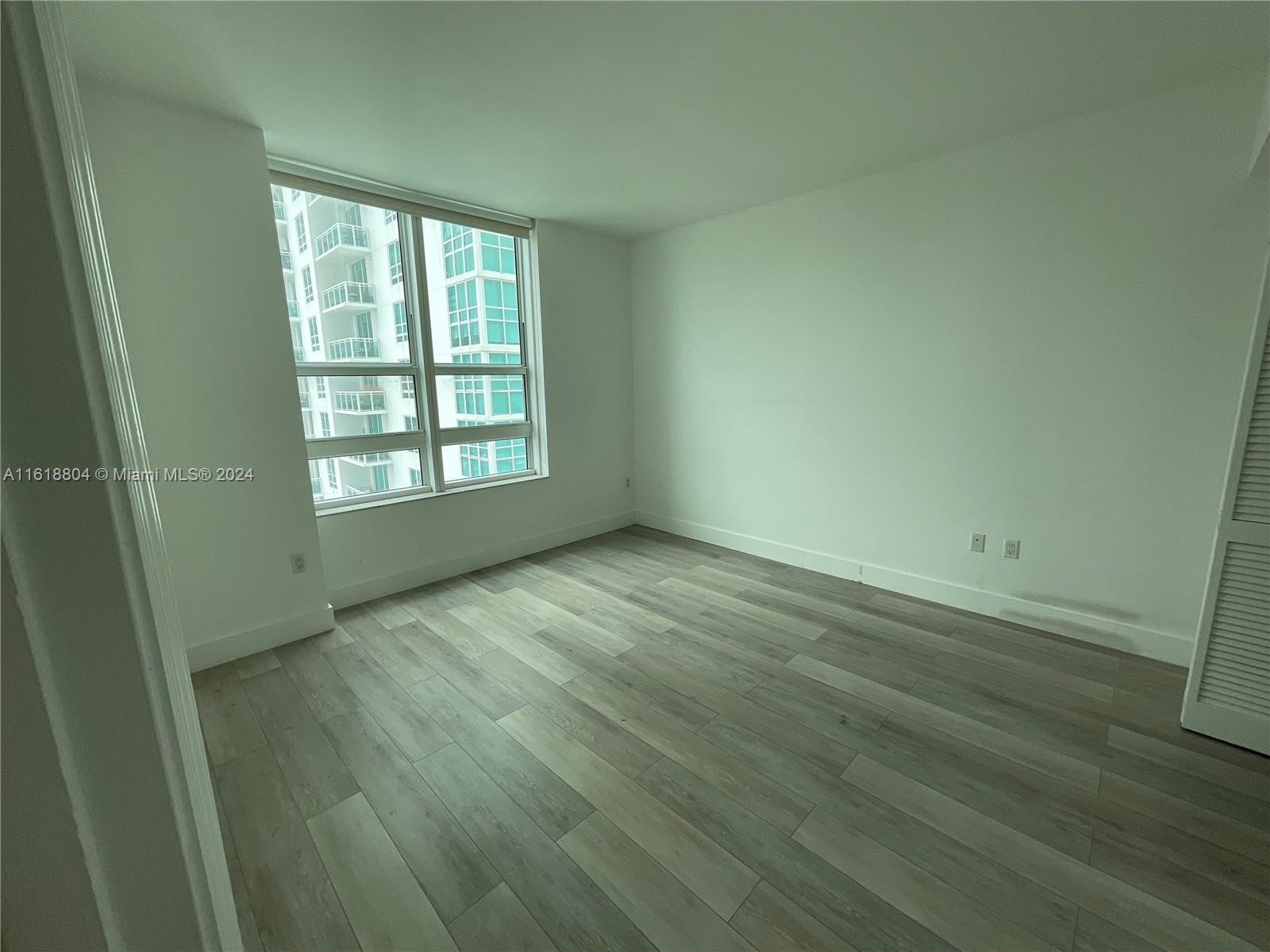950 Brickell Bay Dr # 3103