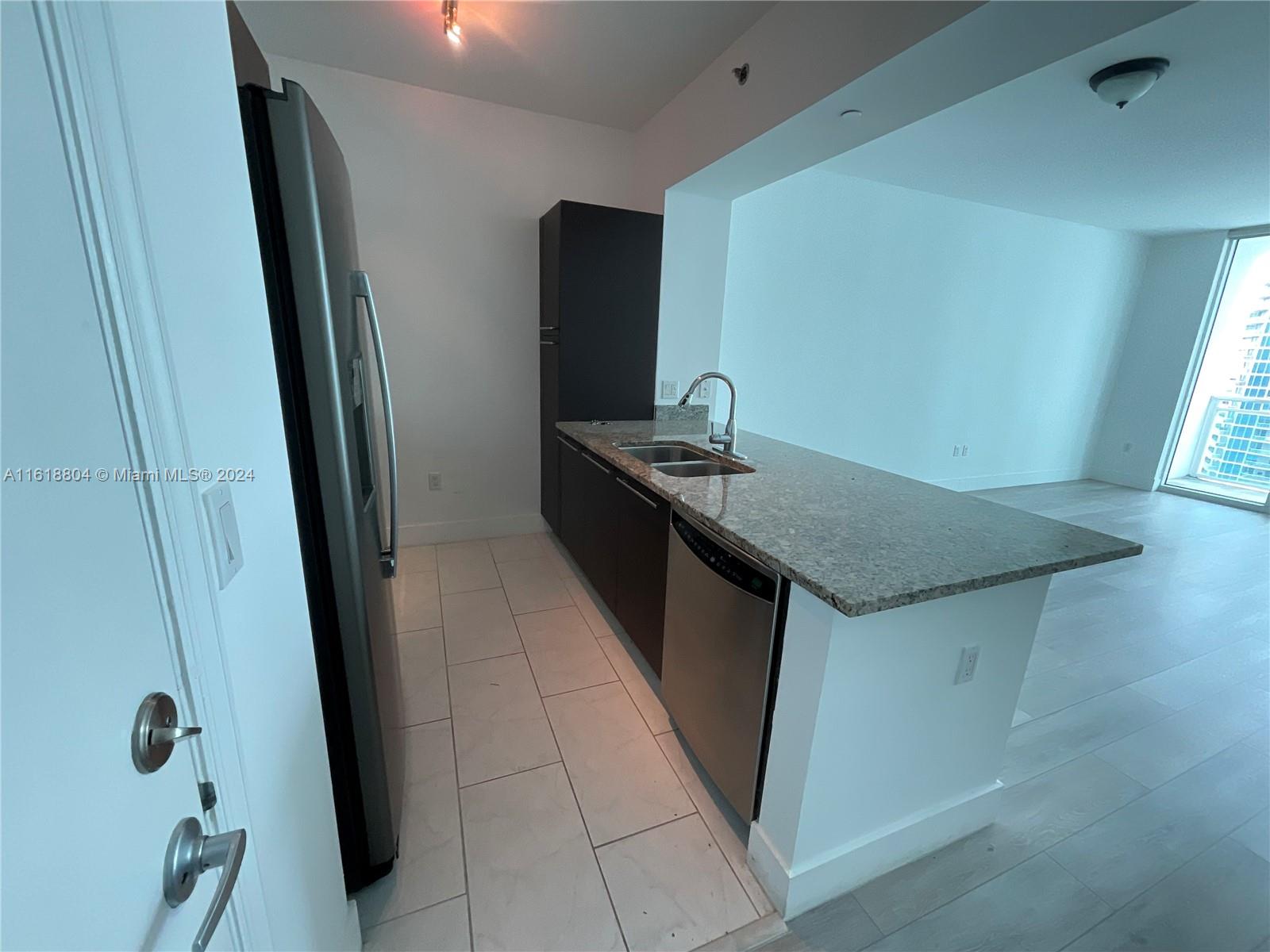 950 Brickell Bay Dr # 3103