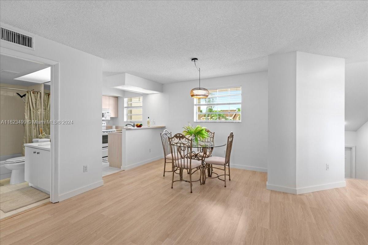 2528 SE 19th Pl # C Unit: 201-C