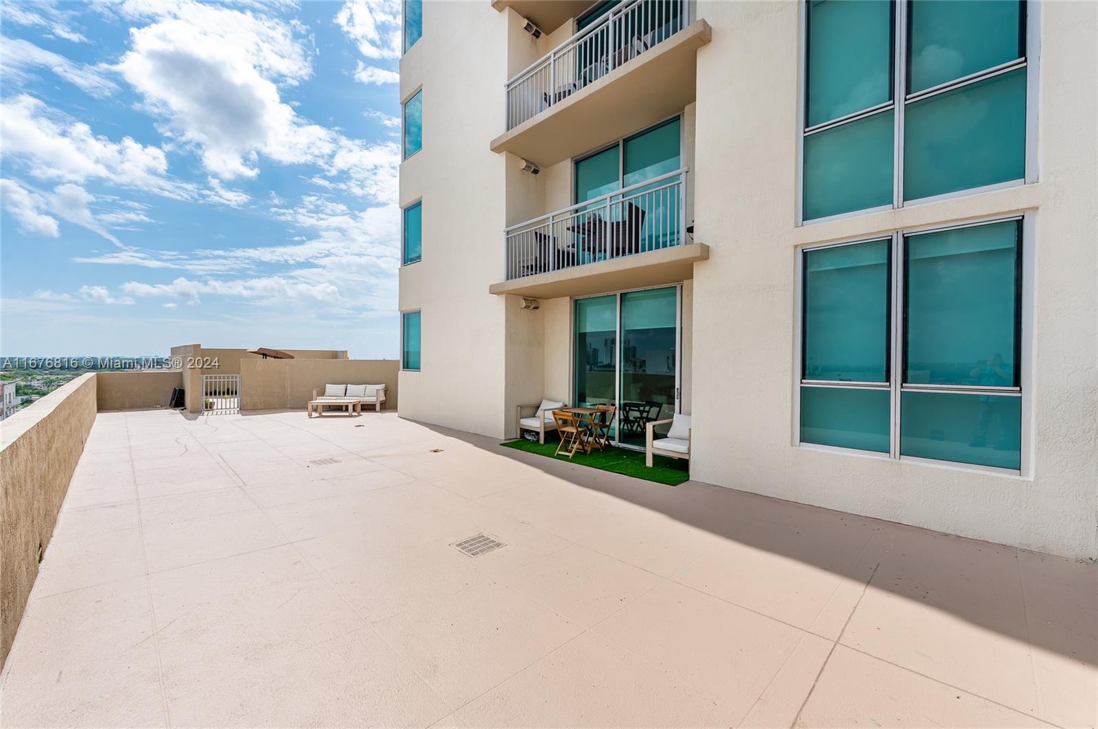9055 SW 73rd Ct # 807