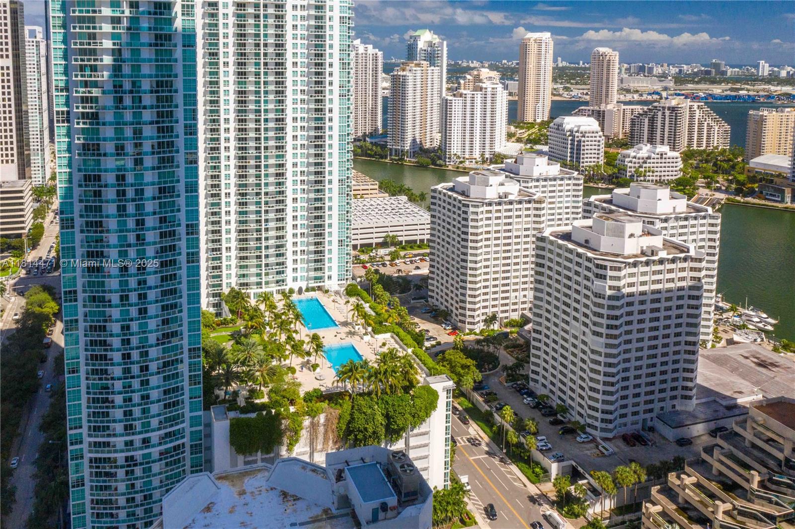 950 Brickell Bay Dr # 1407