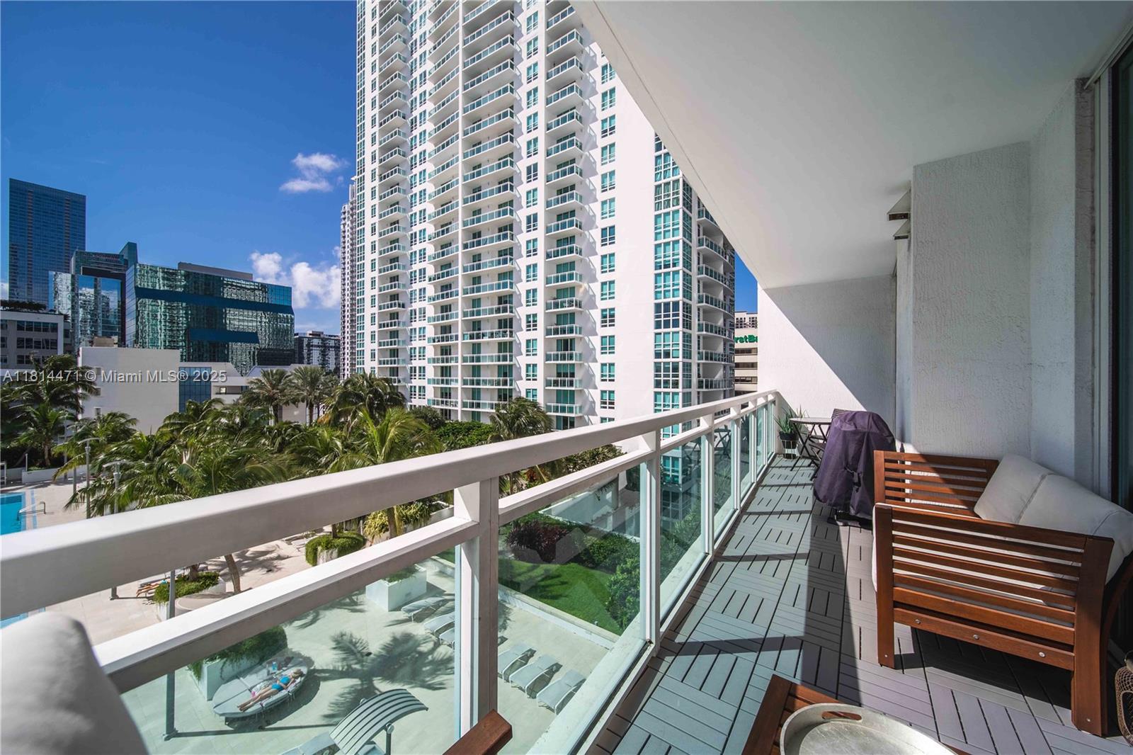 950 Brickell Bay Dr # 1407