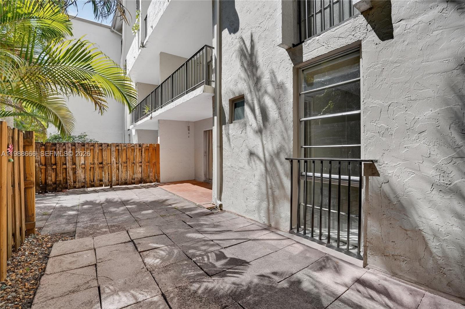 6904 N Kendall Dr # F104