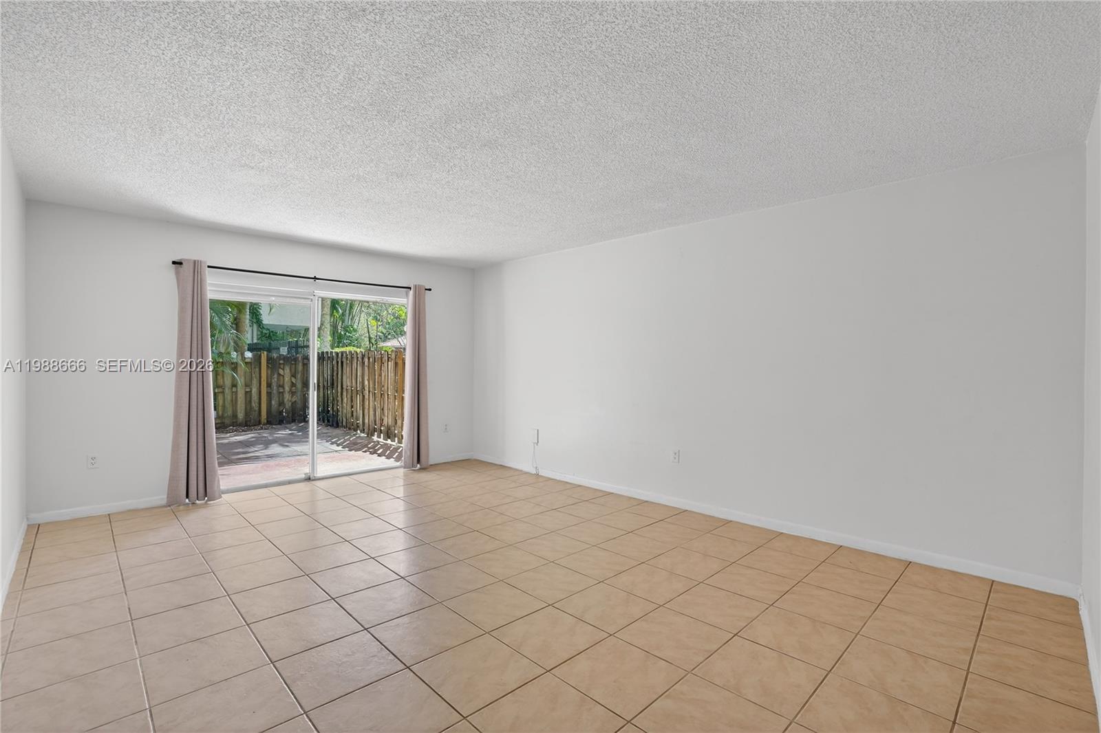 6904 N Kendall Dr # F104