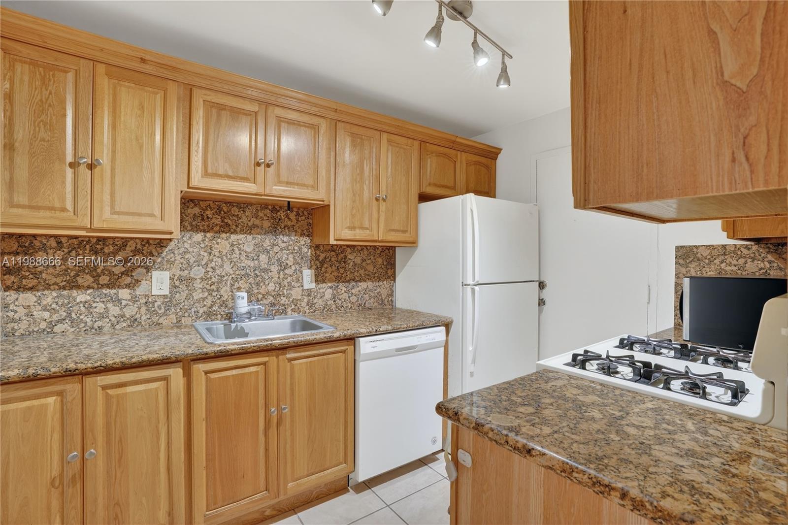 6904 N Kendall Dr # F104