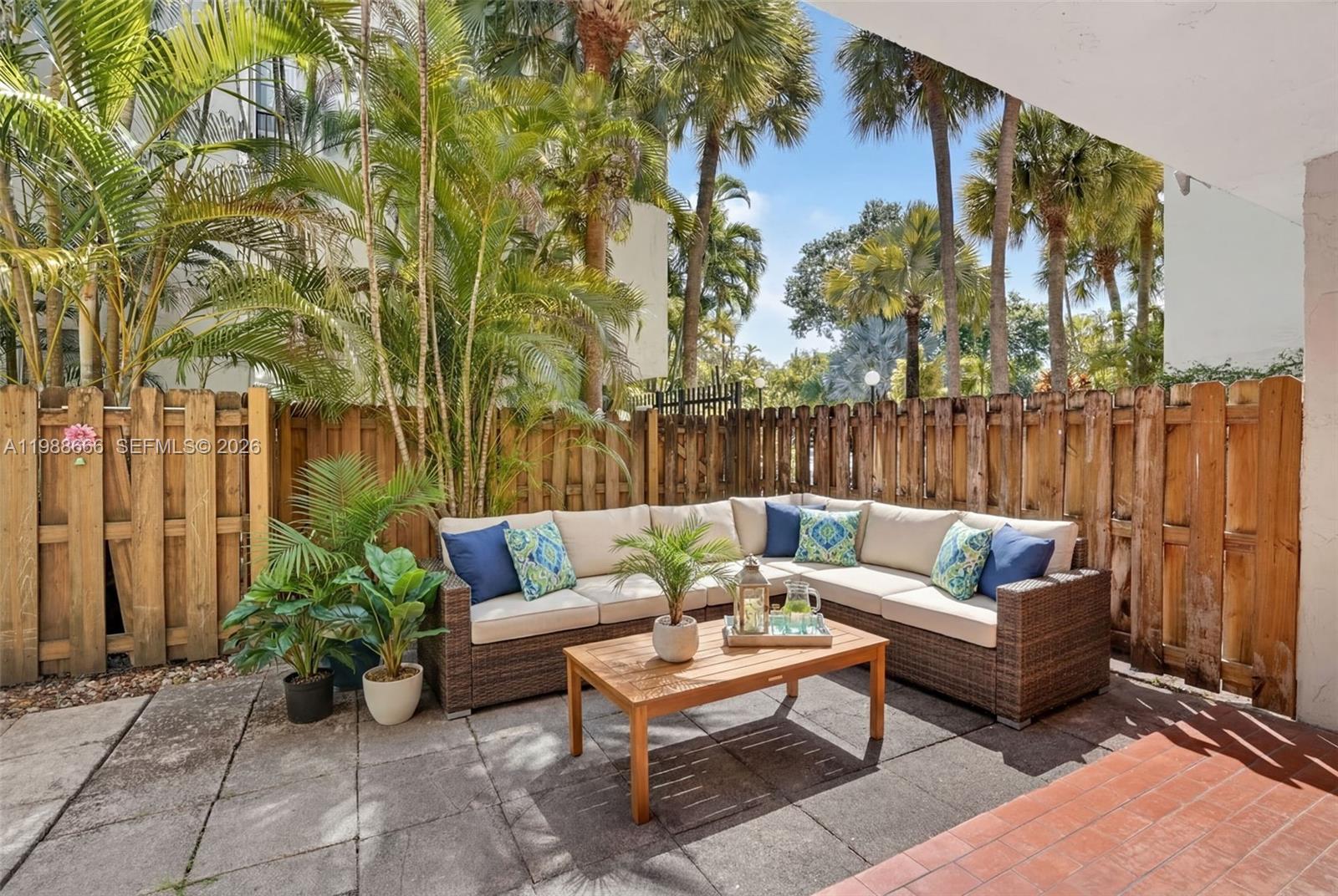 6904 N Kendall Dr # F104