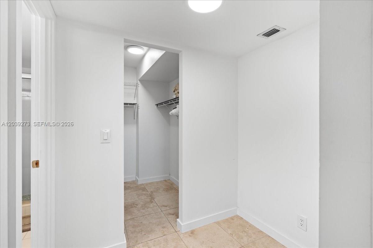 1900 S Ocean Blvd # 11T