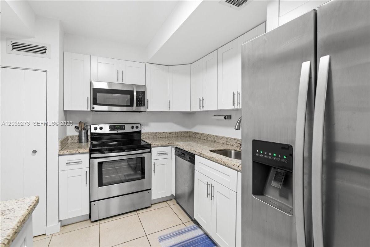 1900 S Ocean Blvd # 11T