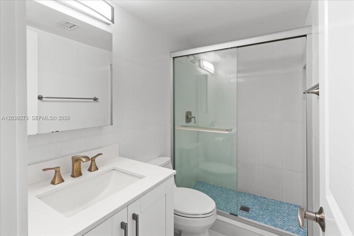 1900 S Ocean Blvd # 11T