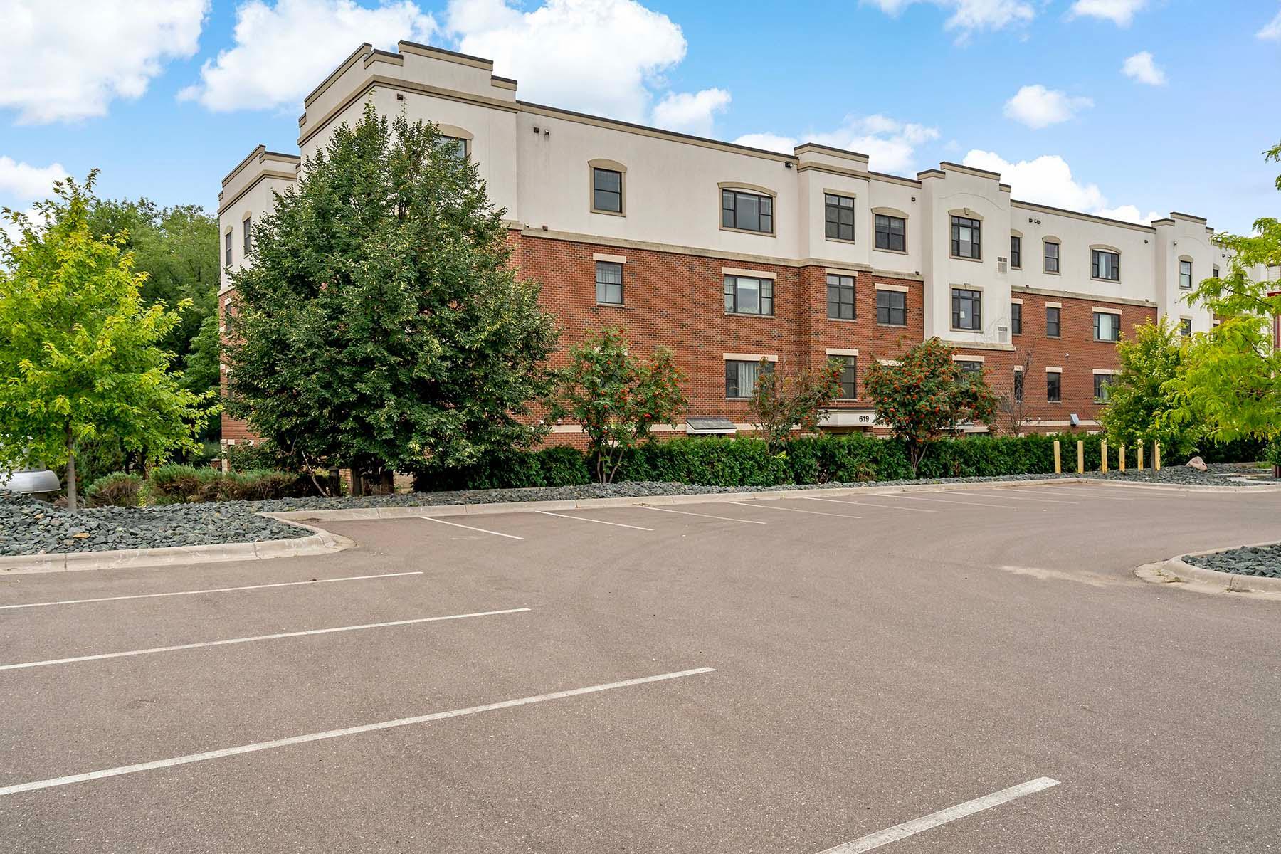 619 8th Street SE Unit: 412