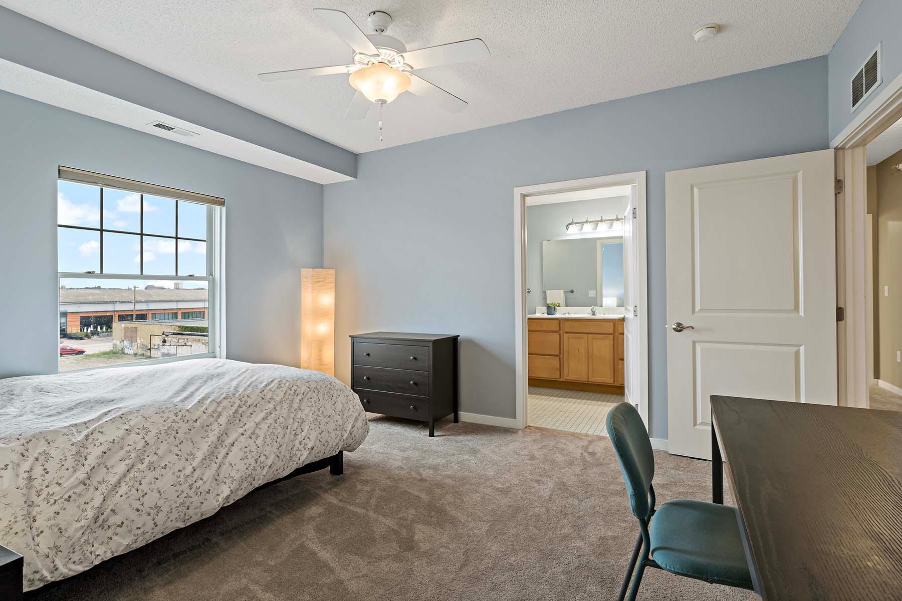 619 8th Street SE Unit: 412